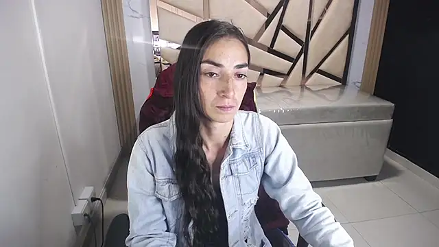 Maily a  online show from 11-24-25, 03:28