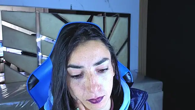 Maily a  online show from 03-22-26, 02:59