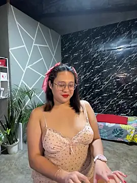 Snapshot of 1aquaticangel69 chatting on 11-18-25, 05:39 1aquaticangel69 online show from 11-18-25, 05:39