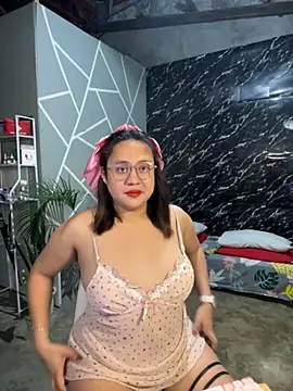 Snapshot of 1aquaticangel69 chatting on 11-25-25, 03:45 1aquaticangel69 online show from 11-25-25, 03:45