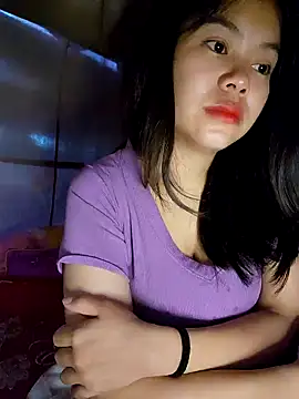 Snapshot of CicumBae chatting on 10-17-25, 11:29 CicumBae online show from 10-17-25, 11:29