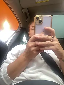 Cristalmegan online show from 10-27-25, 08:51