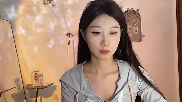 Snapshot of 1X-snake chatting on 10-13-25, 01:11 1X-snake online show from 10-13-25, 01:11