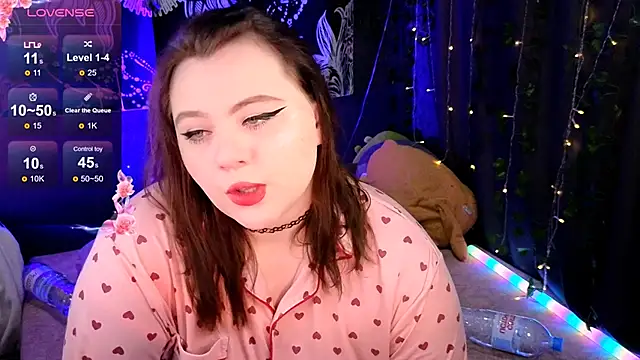 Snapshot of Marshmallowbeauty chatting on 10-11-25, 09:13 Marshmallowbeauty online show from 10-11-25, 09:13