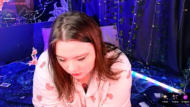 Snapshot of Marshmallowbeauty chatting on 11-23-25, 10:31 Marshmallowbeauty online show from 11-23-25, 10:31