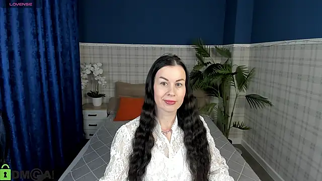 Stella Leon online show from 10-17-25, 01:09