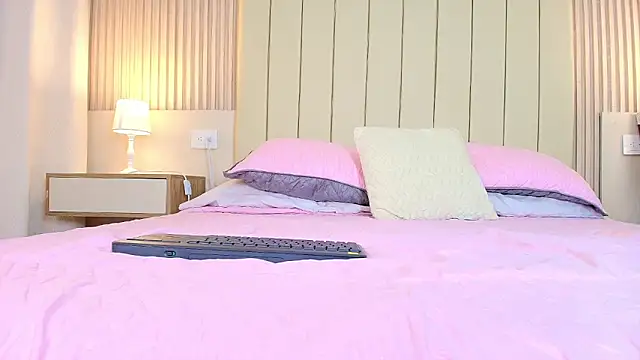 alessia moon1 online show from 02-11-26, 12:10