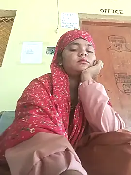 Hot Shredha online show from 11-19-25, 04:34