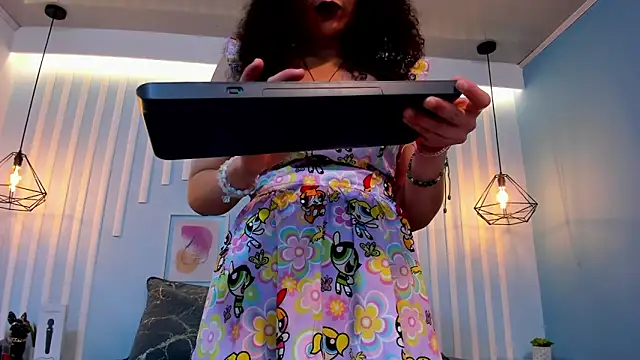 Snapshot of SweetStarr_ chatting on 11-03-25, 01:12 SweetStarr online show from 11-03-25, 01:12