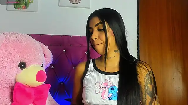 Snapshot of dahiiangomezz chatting on 10-03-25, 08:33 dahiiangomezz online show from 10-03-25, 08:33