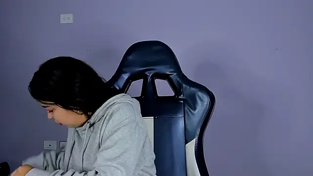 LunaWiill  online show from 12-05-25, 12:14