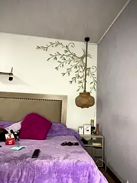 Daphnee-x online show from 12-18-25, 11:05