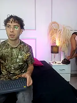 Snapshot of Violet_and_Paul chatting on 10-20-25, 03:07 Violet and Paul online show from 10-20-25, 03:07