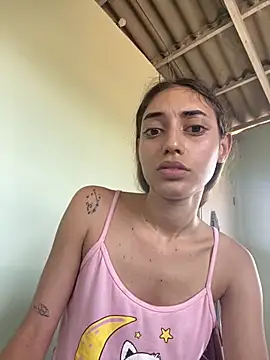 Snapshot of loirinhaaa chatting on 10-08-25, 01:20 loirinhaaa online show from 10-08-25, 01:20