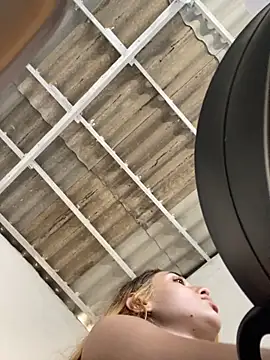 Snapshot of loirinhaaa chatting on 11-05-25, 03:12 loirinhaaa online show from 11-05-25, 03:12