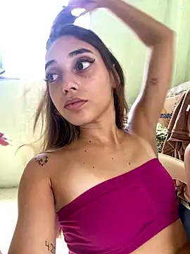 Snapshot of loirinhaaa chatting on 01-08-26, 03:47 loirinhaaa online show from 01-08-26, 03:47