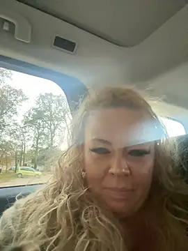 Snapshot of BonnyDesire chatting on 11-11-25, 03:12 BonnyDesire online show from 11-11-25, 03:12