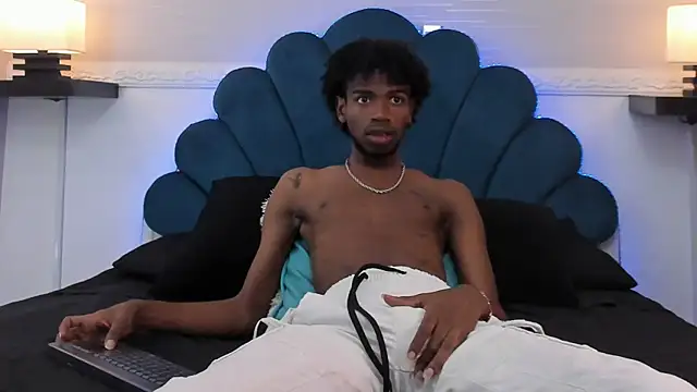 Snapshot of AllexJacob chatting on 09-23-25, 01:03 AllexJacob online show from 09-23-25, 01:03