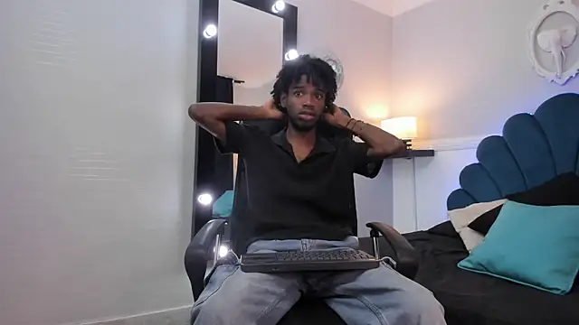 Snapshot of AllexJacob chatting on 10-02-25, 01:18 AllexJacob online show from 10-02-25, 01:18