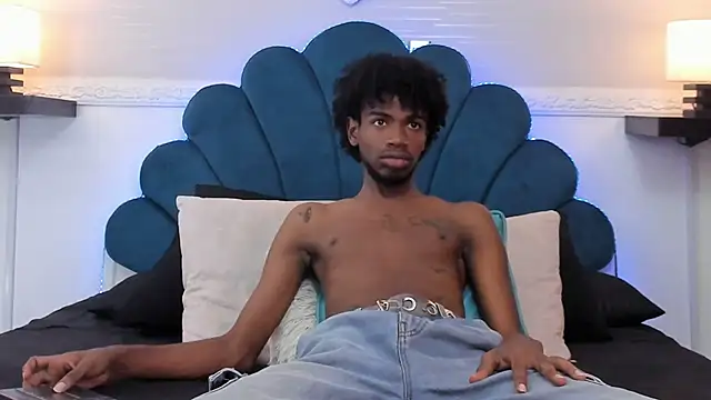 Snapshot of AllexJacob chatting on 10-04-25, 01:09 AllexJacob online show from 10-04-25, 01:09