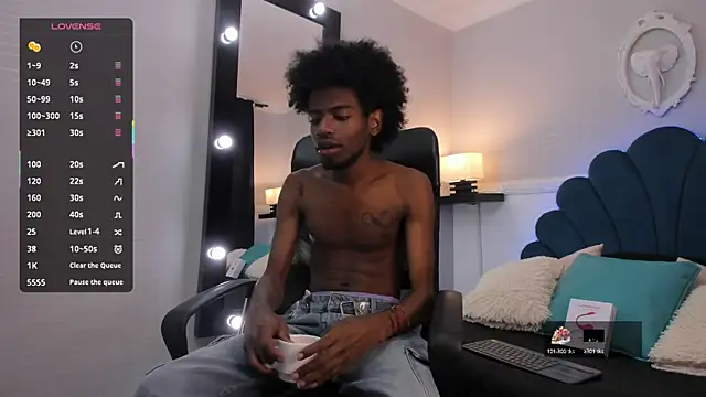 Snapshot of AllexJacob chatting on 10-11-25, 01:20 AllexJacob online show from 10-11-25, 01:20