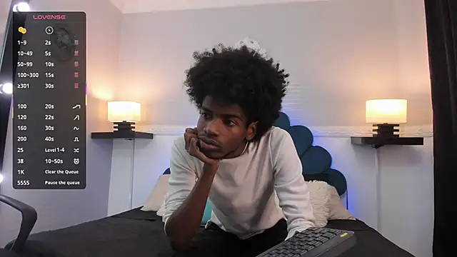 Snapshot of AllexJacob chatting on 10-13-25, 01:11 AllexJacob online show from 10-13-25, 01:11