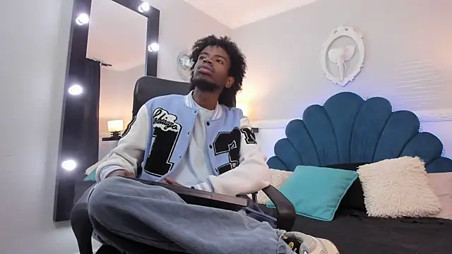 Snapshot of AllexJacob chatting on 10-28-25, 12:52 AllexJacob online show from 10-28-25, 12:52