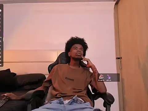 Snapshot of AllexJacob chatting on 11-05-25, 01:22 AllexJacob online show from 11-05-25, 01:22