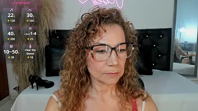 Snapshot of Jademommy_ chatting on 10-06-25, 03:53 Jademommy online show from 10-06-25, 03:53