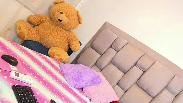 Beauty Luci online show from 10-09-25, 08:07