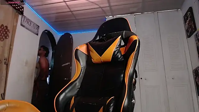 Chrys harris77 online show from 11-21-25, 04:27