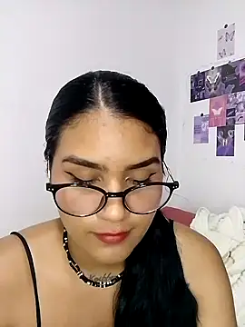 Snapshot of Renata_Zoe chatting on 10-11-25, 02:33 Renata Zoe online show from 10-11-25, 02:33