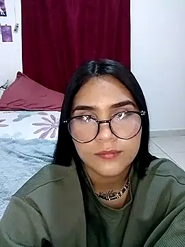 Snapshot of Renata_Zoe chatting on 10-22-25, 01:50 Renata Zoe online show from 10-22-25, 01:50