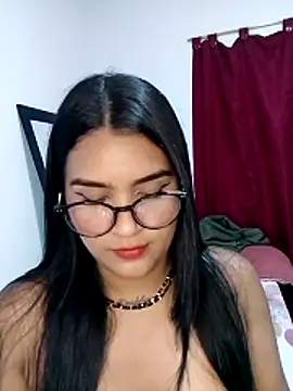 Snapshot of Renata_Zoe chatting on 10-24-25, 01:57 Renata Zoe online show from 10-24-25, 01:57