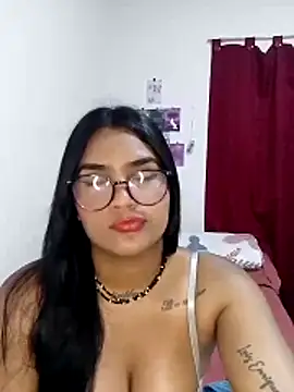 Snapshot of Renata_Zoe chatting on 10-28-25, 06:32 Renata Zoe online show from 10-28-25, 06:32