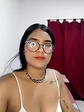 Snapshot of Renata_Zoe chatting on 10-29-25, 06:31 Renata Zoe online show from 10-29-25, 06:31