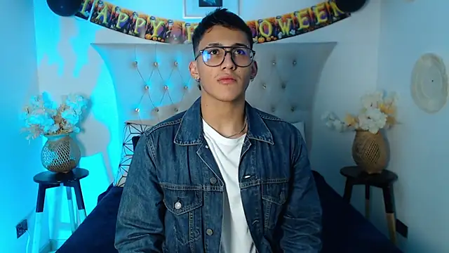 SalvadorFit online show from 10-20-25, 08:31