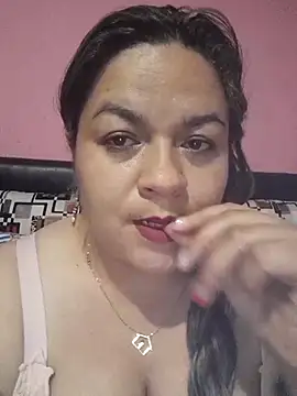 Snapshot of Amalia-sm chatting on 10-20-25, 03:18 Amalia-sm online show from 10-20-25, 03:18