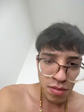 Snapshot of arthurdavies chatting on 10-27-25, 03:43 arthurdavies online show from 10-27-25, 03:43