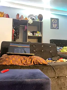 Daavikolovivi online show from 11-24-25, 01:44