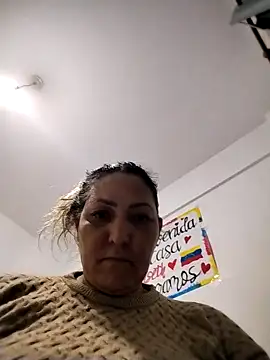 Snapshot of Lunita86 chatting on 10-29-25, 01:41 Lunita86 online show from 10-29-25, 01:41