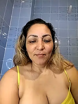 Snapshot of Lunita86 chatting on 11-06-25, 02:34 Lunita86 online show from 11-06-25, 02:34