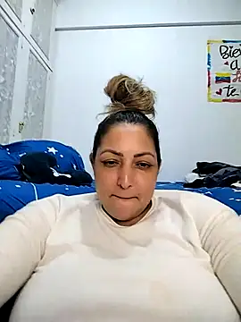 Lunita86 online show from 04-16-26, 02:01