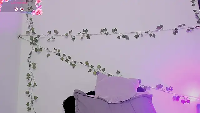 Lilithh Kuro online show from 11-19-25, 12:54