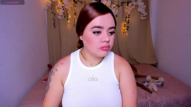 Snapshot of isabella_arias2 chatting on 04-21-26, 12:56 isabella arias2 online show from 04-21-26, 12:56