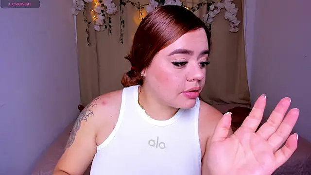 Snapshot of isabella_arias2 chatting on 04-21-26, 02:51 isabella arias2 online show from 04-21-26, 02:51