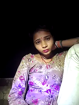 Snapshot of R_Roshni chatting on 10-18-25, 03:46 R Roshni online show from 10-18-25, 03:46