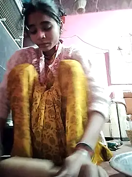 Snapshot of R_Roshni chatting on 12-18-25, 11:00 R Roshni online show from 12-18-25, 11:00