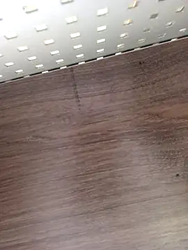 ValeriaLove43211 online show from 04-23-26, 07:41