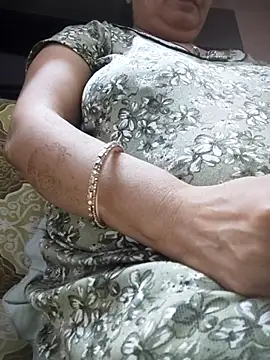 Snapshot of Jeya_thakur chatting on 10-18-25, 08:04 Jeya thakur online show from 10-18-25, 08:04